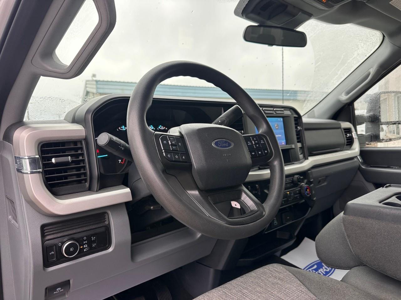 2024 Ford F-250 Super Duty SRW XLT 4WD CREW CAB 8' BOX Photo