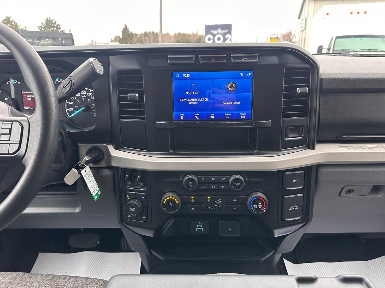 2024 Ford F-250 Super Duty SRW XLT 4WD CREW CAB 8' BOX Photo