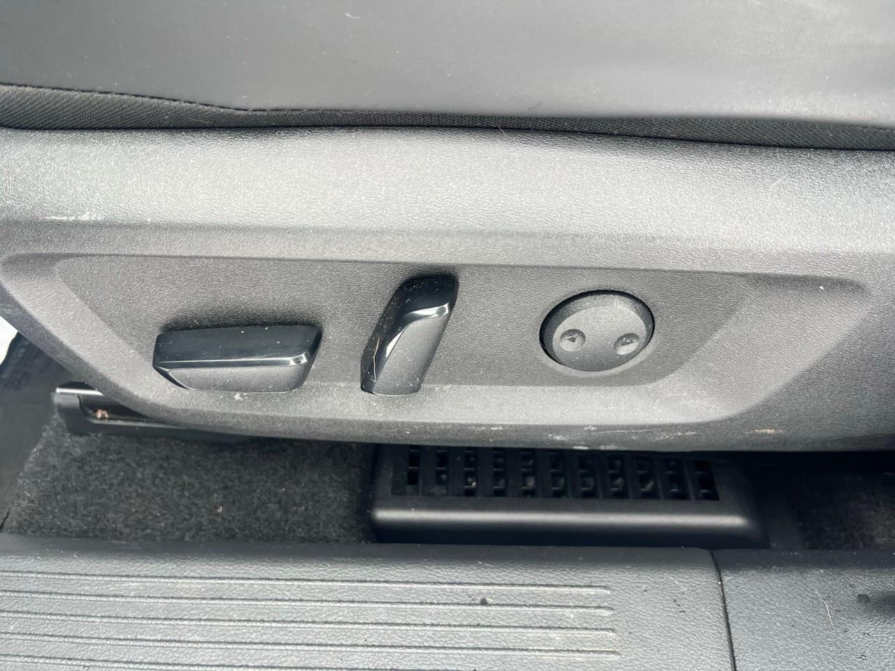 2023 Nissan Rogue Midnight Edition Photo