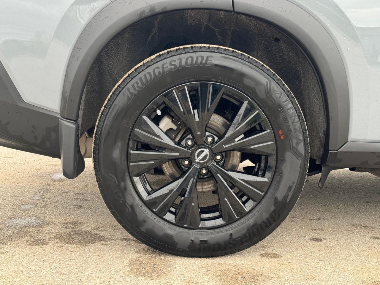 2023 Nissan Rogue Midnight Edition Photo