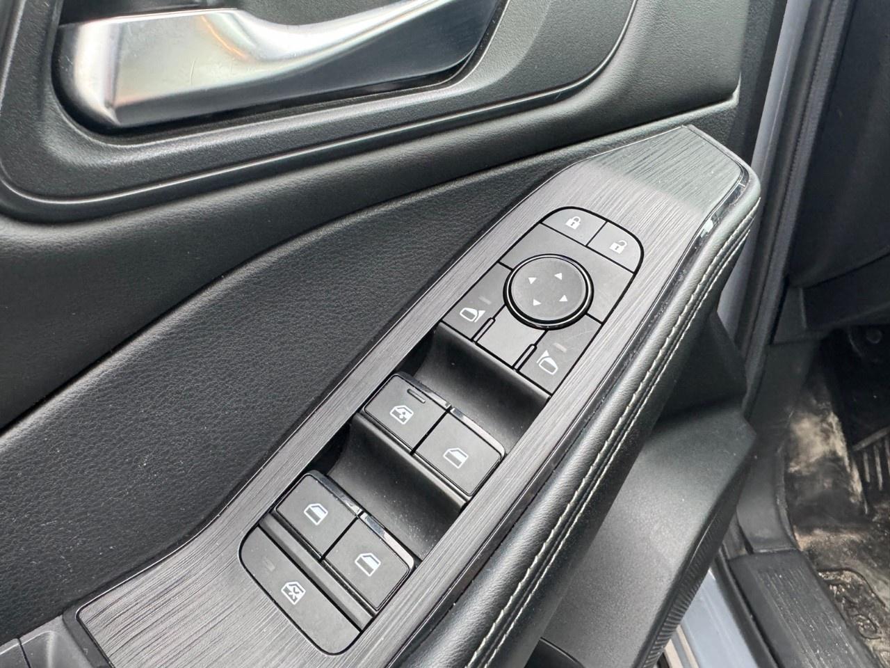 2023 Nissan Rogue Midnight Edition Photo