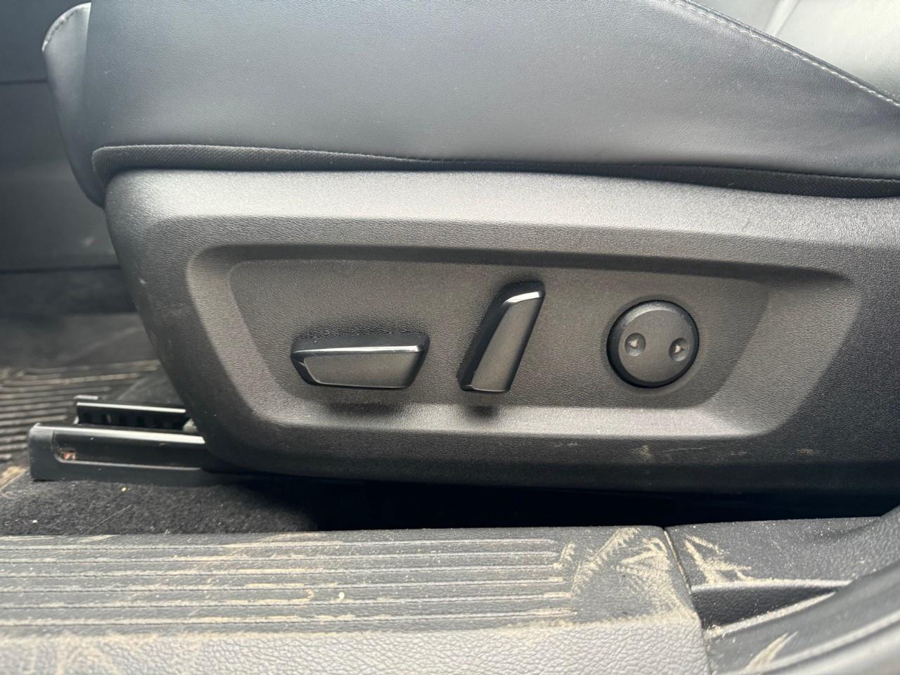 2023 Nissan Rogue Midnight Edition Photo