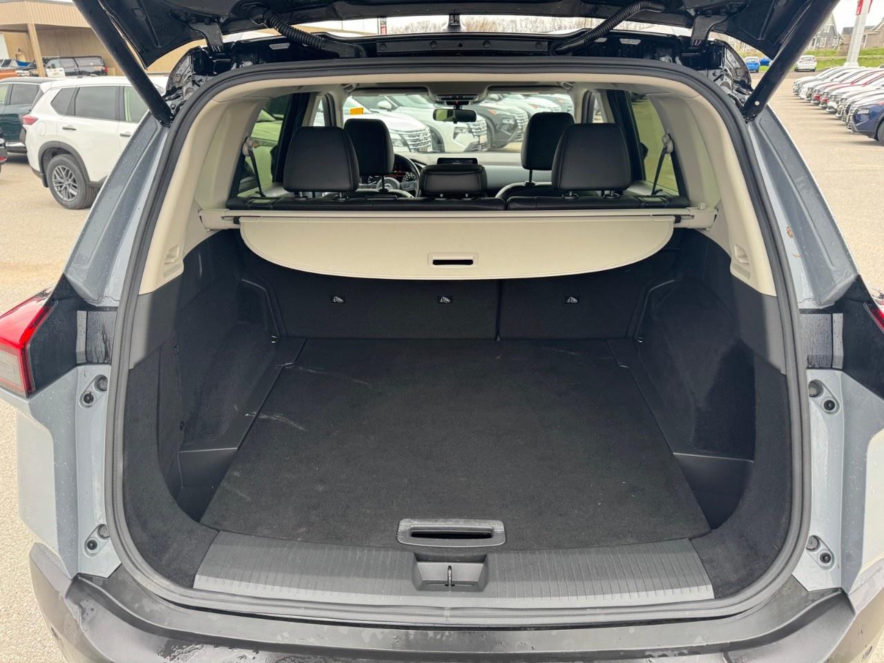 2023 Nissan Rogue Midnight Edition Photo