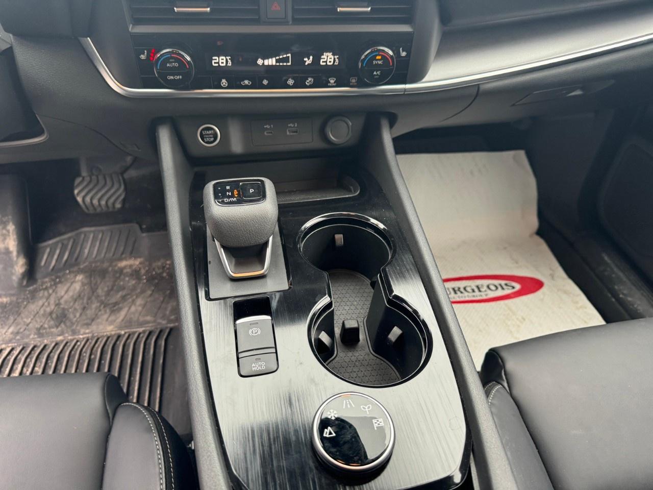 2023 Nissan Rogue Midnight Edition Photo
