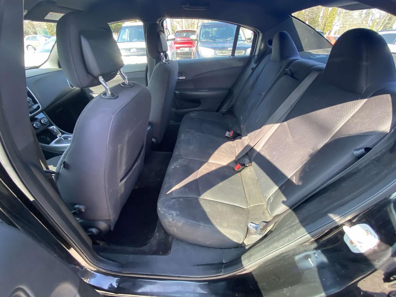 2014 Chrysler 200 4dr Sdn LX Photo