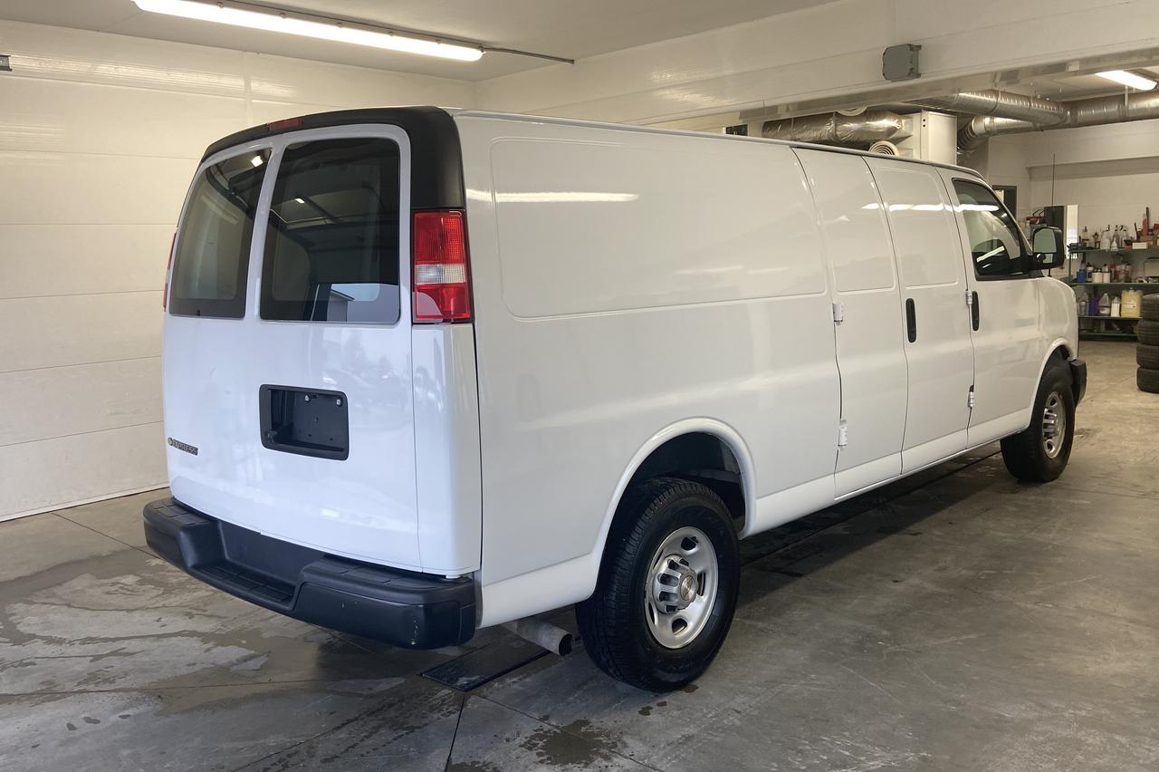 2022 Chevrolet Express Cargo Van BASE RWD 2500 155 Photo2