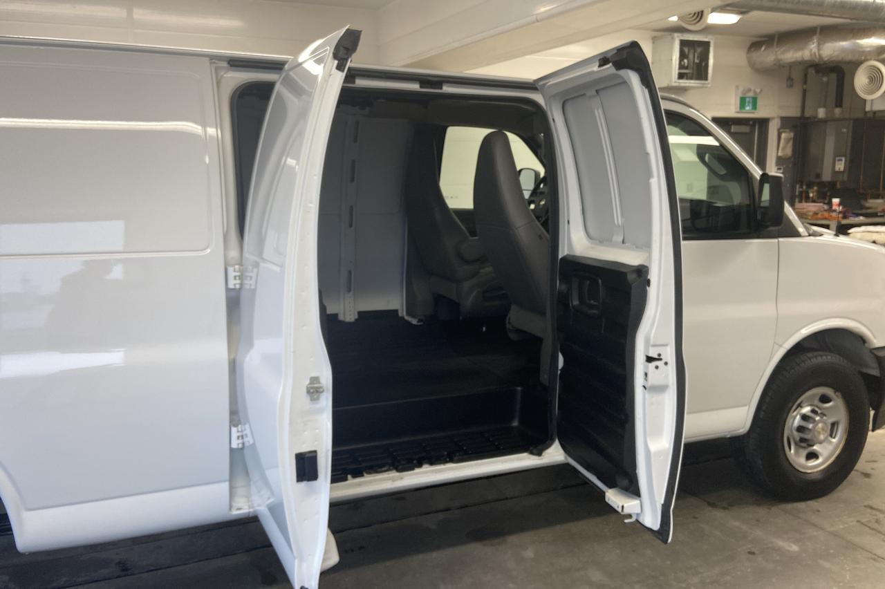 2022 Chevrolet Express Cargo Van BASE RWD 2500 155 Photo