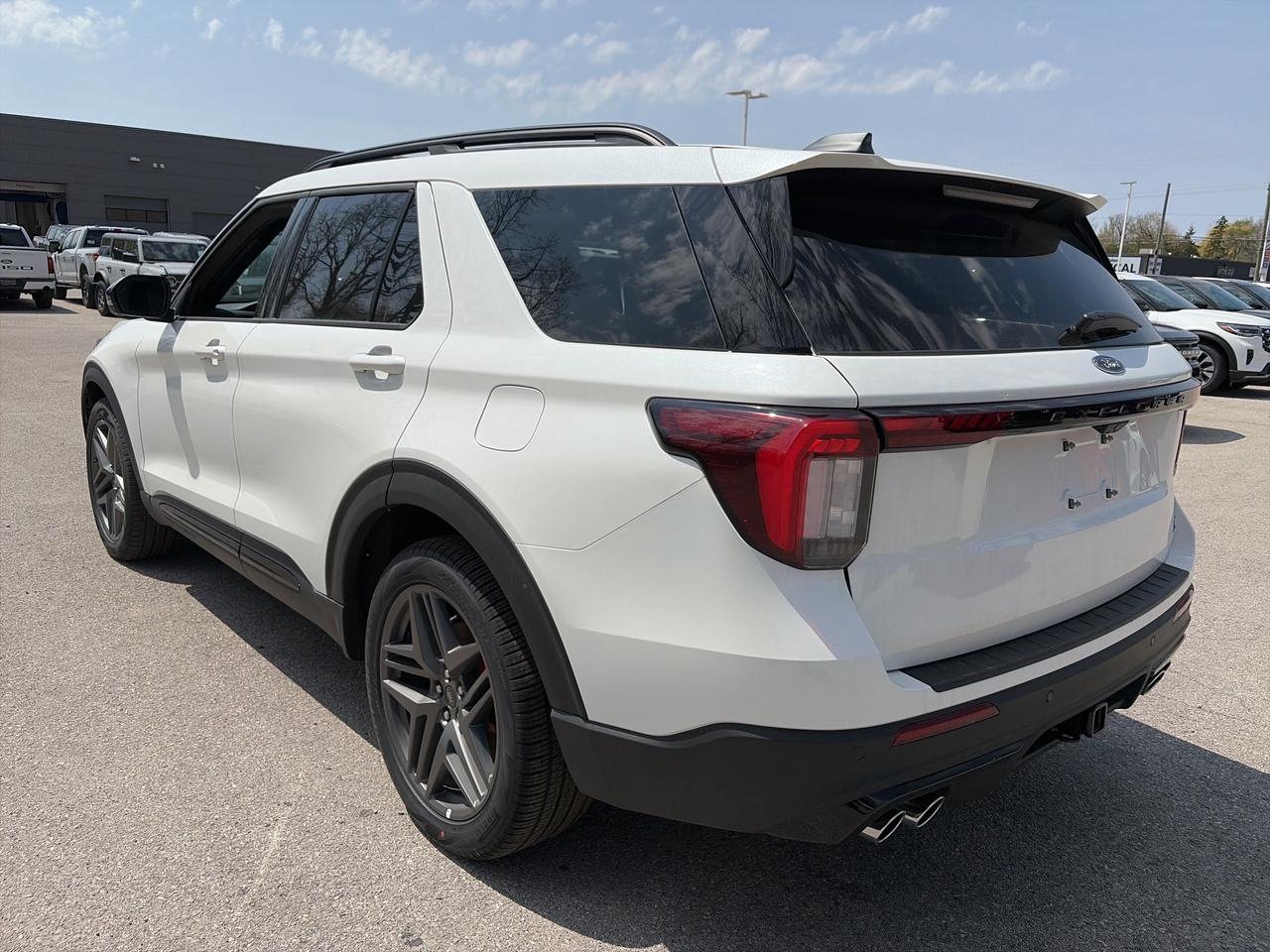 2026 Ford Explorer ST 4WD Photo2
