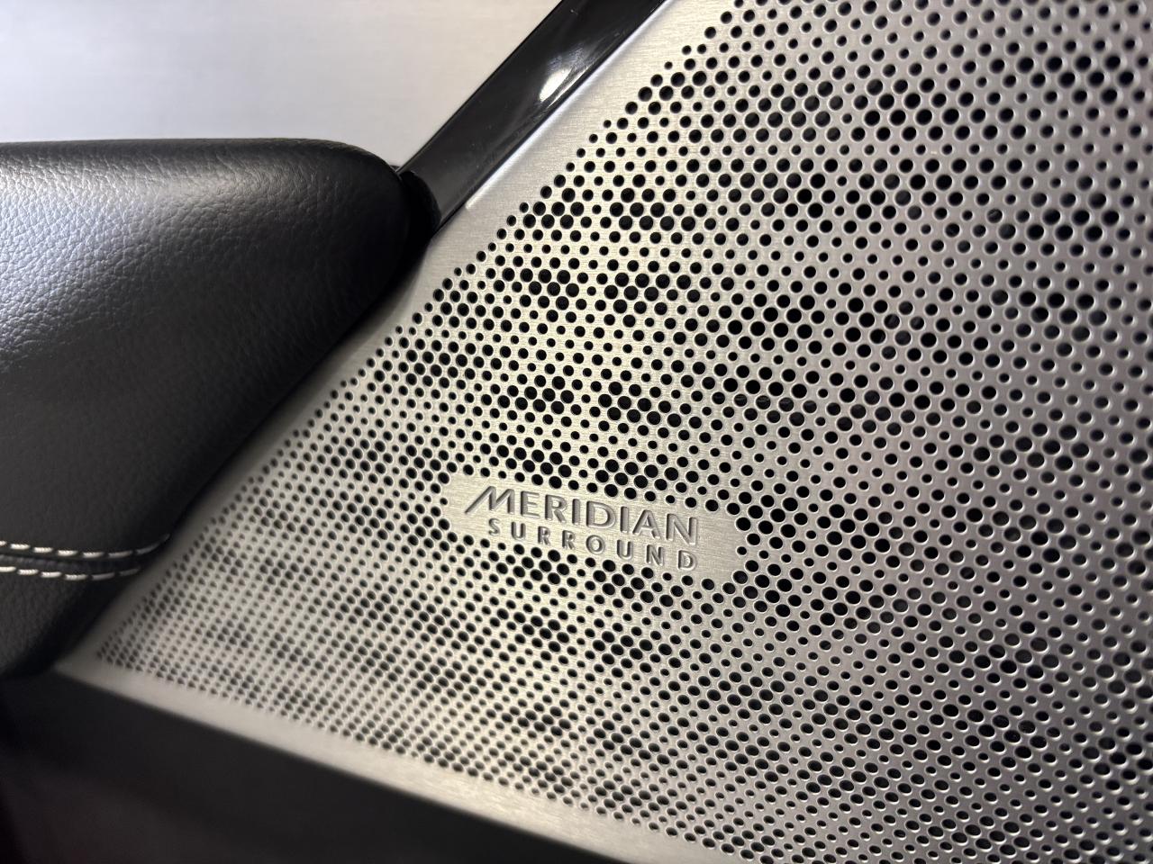 2018 Land Rover Range Rover Velar P380 SE R-Dynamic|AWD|NAV|HEADSUP|MERIDIANSURROUND Photo