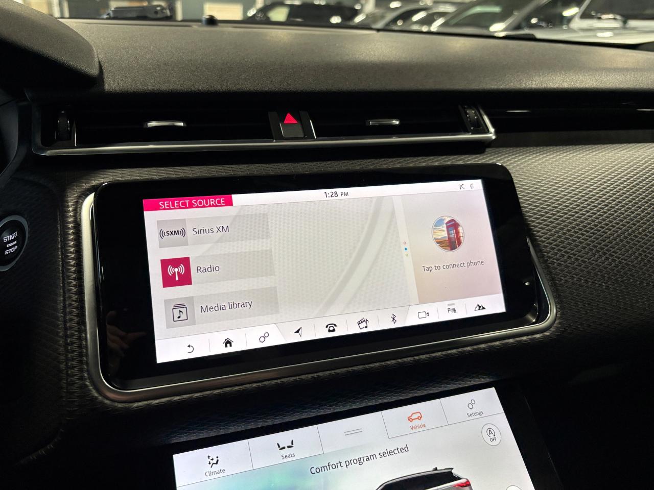 2018 Land Rover Range Rover Velar P380 SE R-Dynamic|AWD|NAV|HEADSUP|MERIDIANSURROUND Photo