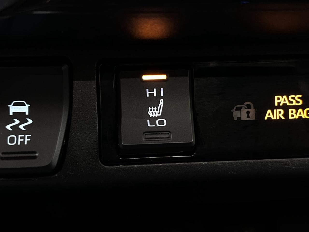 2024 Toyota RAV4 XLE AWD | SUNROOF | HTD SEATS | CARPLAY | ALLOYS Photo