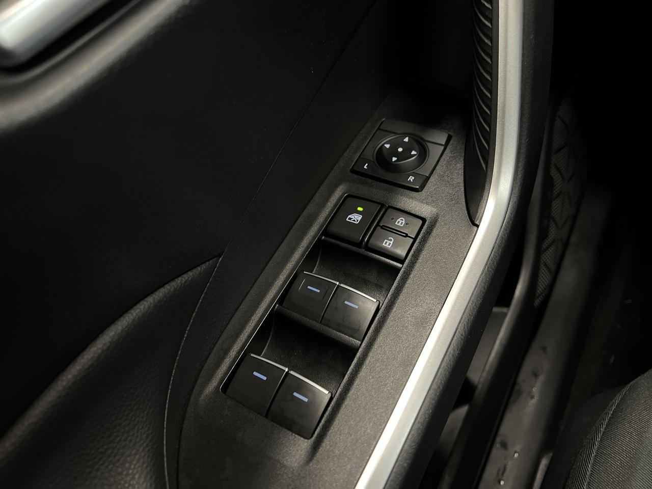 2024 Toyota RAV4 XLE AWD | SUNROOF | HTD SEATS | CARPLAY | ALLOYS Photo