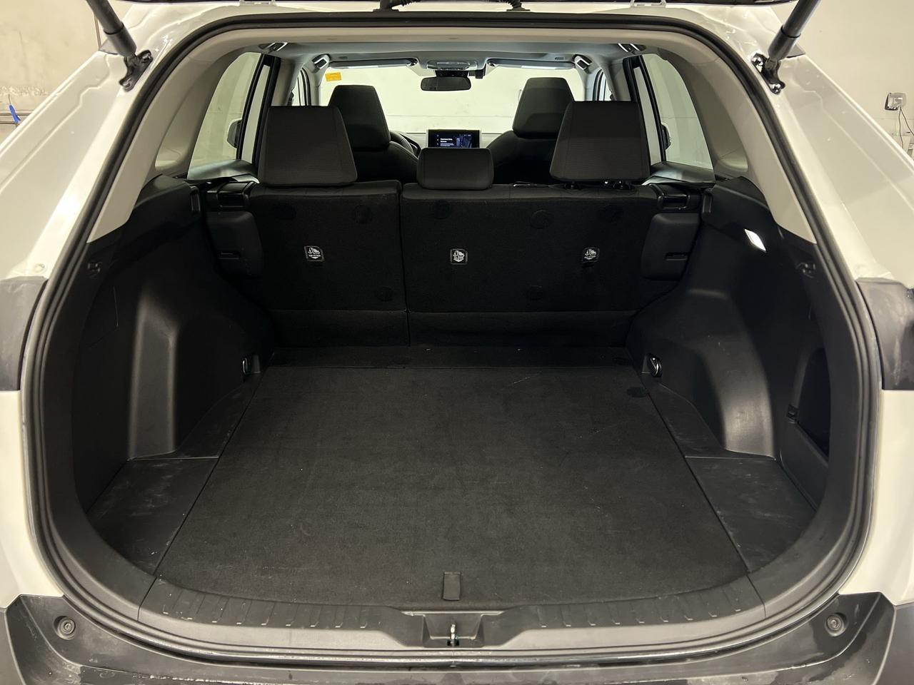 2024 Toyota RAV4 XLE AWD | SUNROOF | HTD SEATS | CARPLAY | ALLOYS Photo