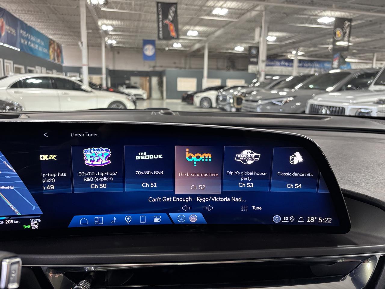 2024 Cadillac LYRIQ Tech|450E|1SA|RWD|CLUSTERNAV|EMERALDLAKE|PANOROOF| Photo