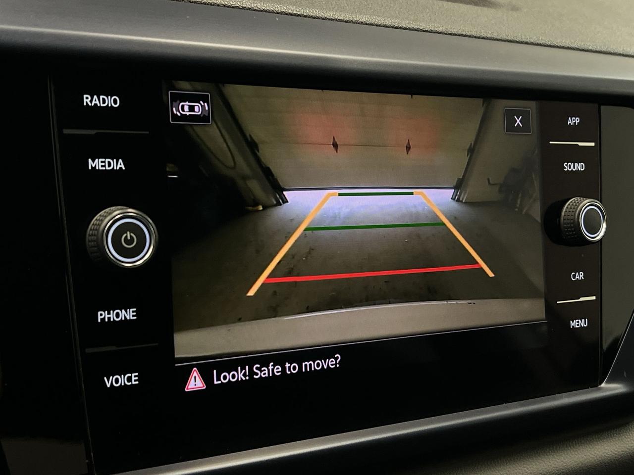 2022 Volkswagen Taos COMFORTLINE AWD | HTD LEATHER | CARPLAY | ALLOYS Photo