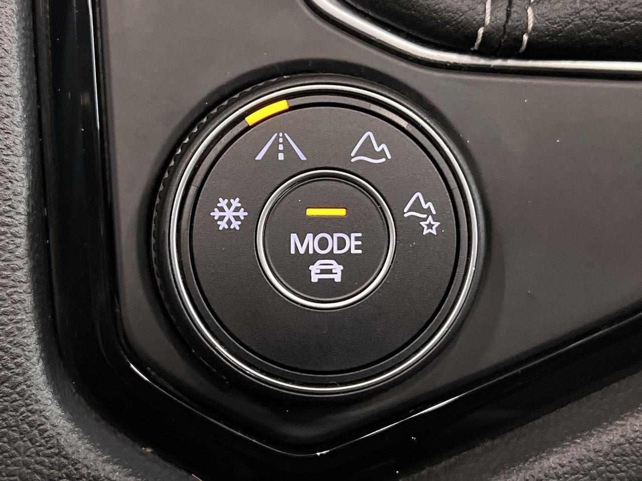 2022 Volkswagen Taos COMFORTLINE AWD | HTD LEATHER | CARPLAY | ALLOYS Photo