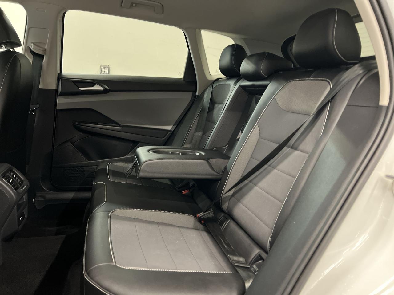 2022 Volkswagen Taos COMFORTLINE AWD | HTD LEATHER | CARPLAY | ALLOYS Photo