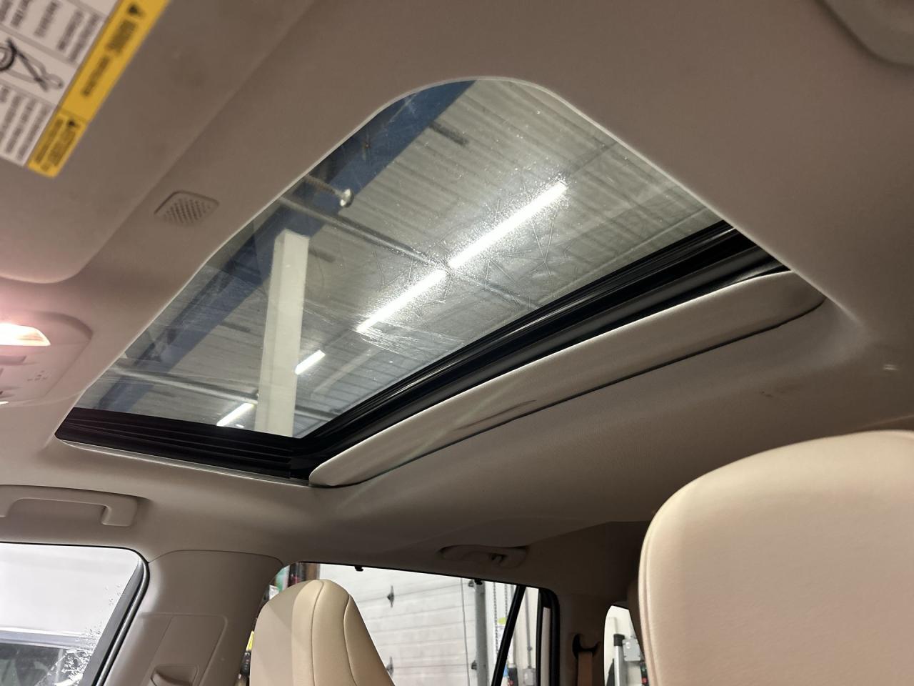 2020 Toyota Highlander XLE AWD | LOW KMS | 8-PASS | HTD LEATHER | SUNROOF Photo