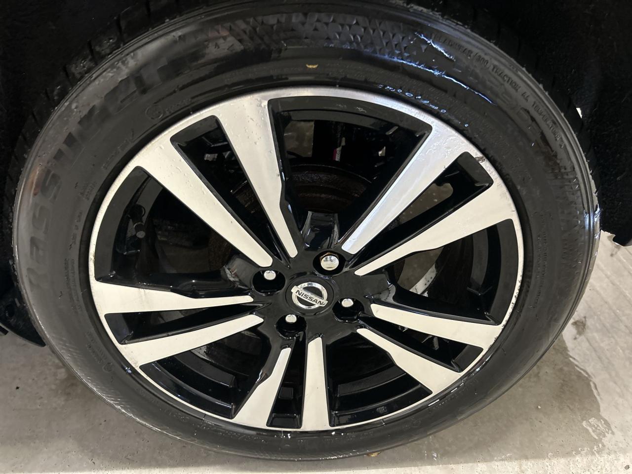 2018 Nissan Kicks SV | LOW KMS! | HTD SEATS | CARPLAY | ALLOYS | A/C Photo