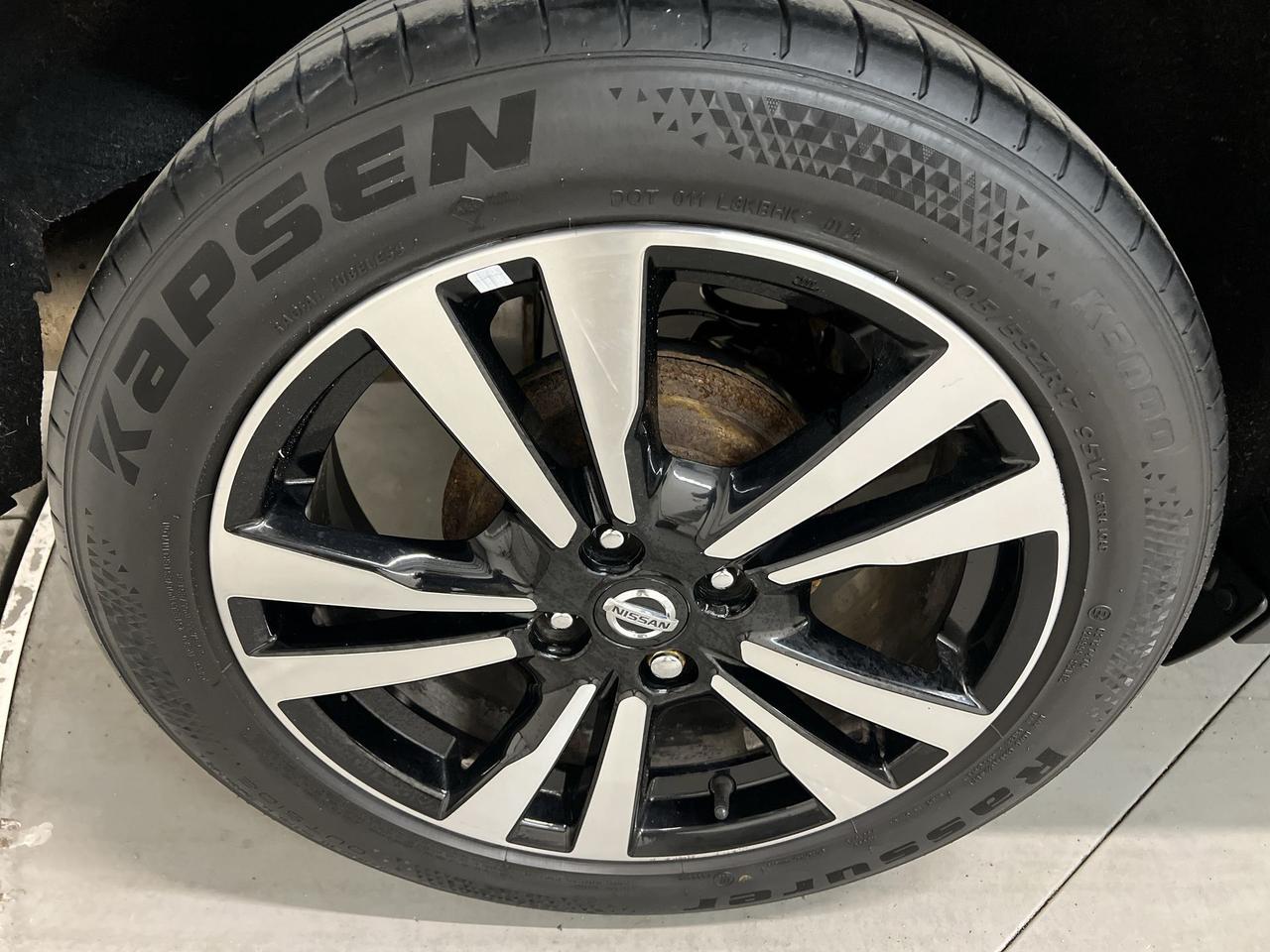 2018 Nissan Kicks SV | LOW KMS! | HTD SEATS | CARPLAY | ALLOYS | A/C Photo