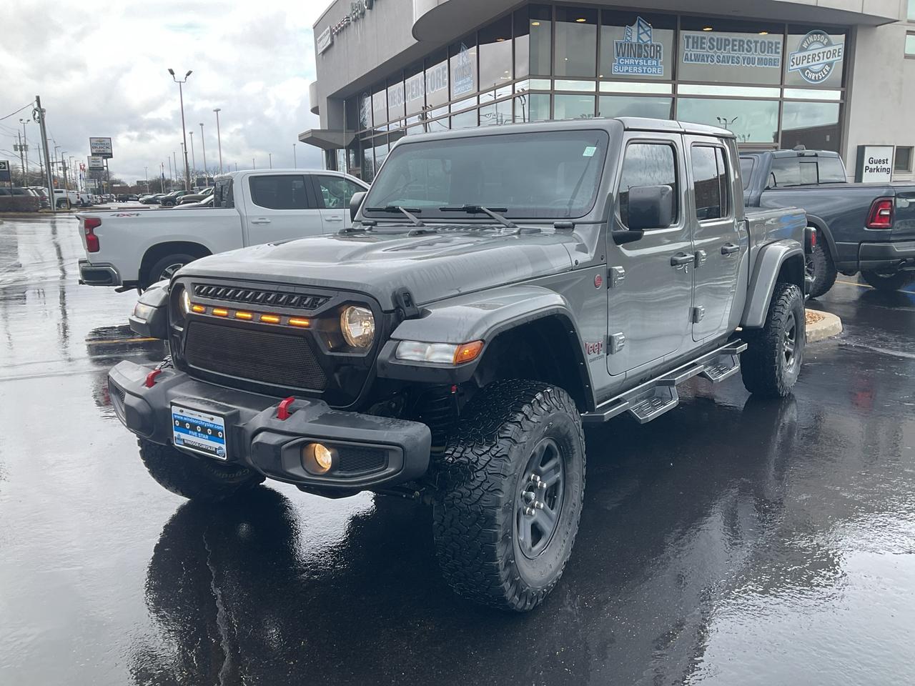 Sting-Gray Clearcoat 2022 Jeep Gladiator Rubicon 4WD 8-Speed Automatic Pentastar 3.6L V6 VVT

**CARPROOF CERTIFIED**.

* PLEASE SEE OUR MAIN WEBSITE FOR MORE PICTURES AND CARFAX REPORTS * This vehicle is being sold "as is," unfit, and is not represented as being in road worthy condition, mechanically sound or maintained at any guaranteed level of quality. The vehicle may not be fit for use as a means of transportation and may require substantial repairs at the purchasers expense.PLEASE SEE OUR MAIN WEBSITE FOR MORE PICTURES AND CARFAX REPORTS * We buy all makes and models let us buy your vehicle. Proudly Serving Windsor, Essex, Leamington, Kingsville, Belle River, LaSalle, Amherstburg, Tecumseh, Lakeshore, Strathroy, Stratford, Leamington, Tilbury, Essex, St. Thomas, Waterloo, Wallaceburg, St. Clair Beach, Puce, Riverside, London, Chatham, Kitchener, Guelph, Goderich, Brantford, St. Catherines, Milton, Mississauga, Toronto, Hamilton, Oakville, Barrie, Scarborough.