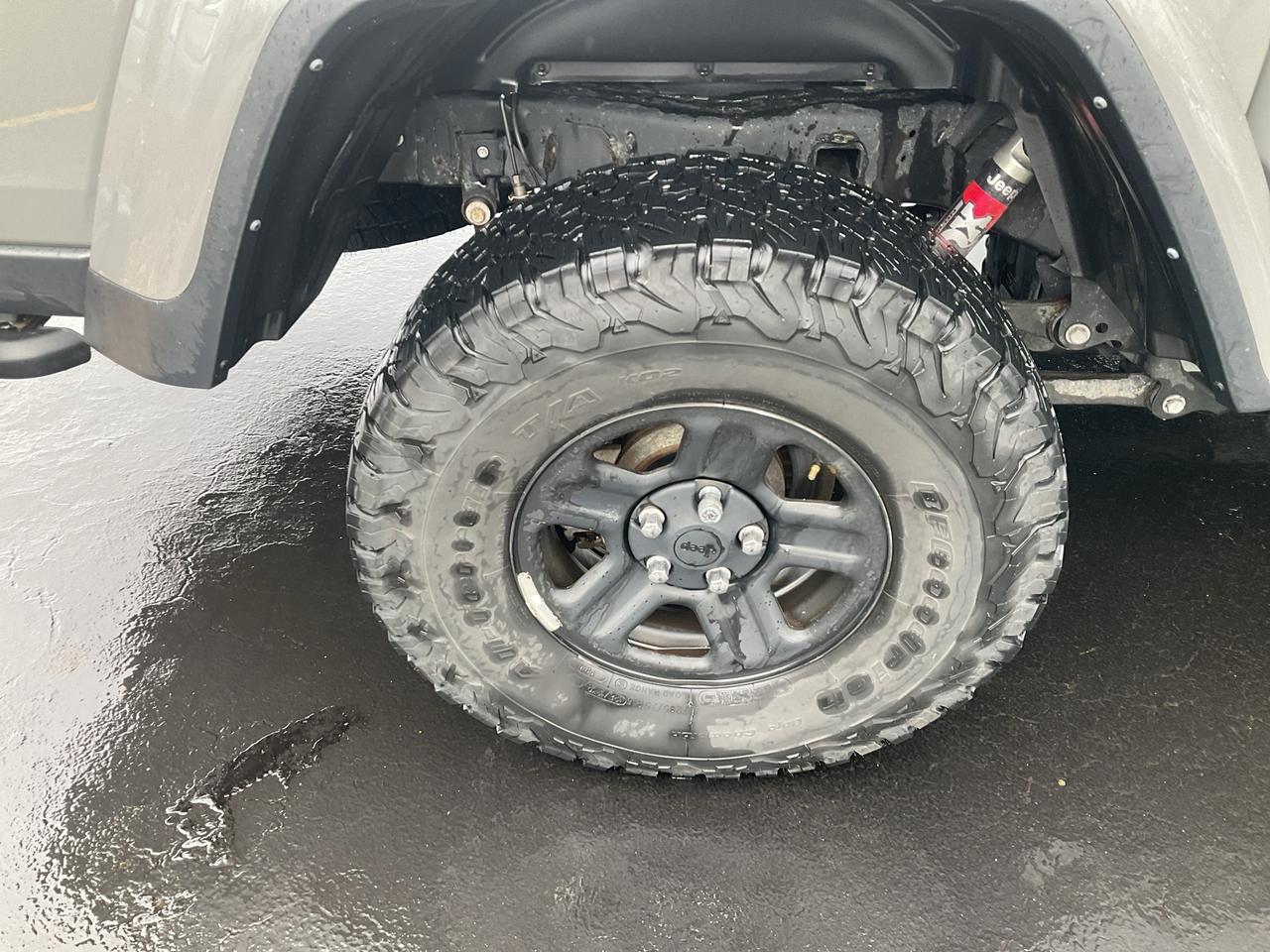 2022 Jeep Gladiator AS IS Photo4