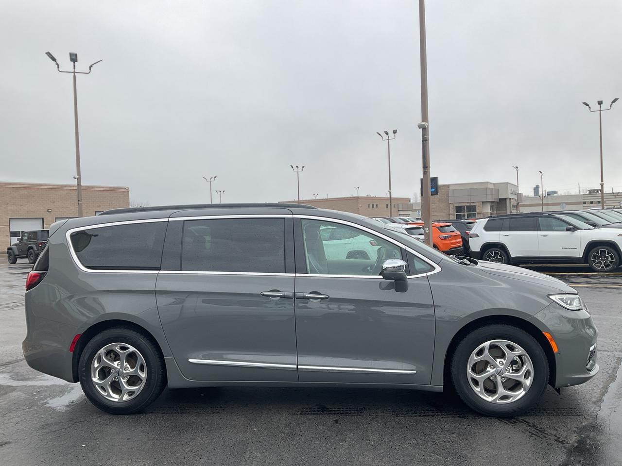 2022 Chrysler Pacifica  Photo