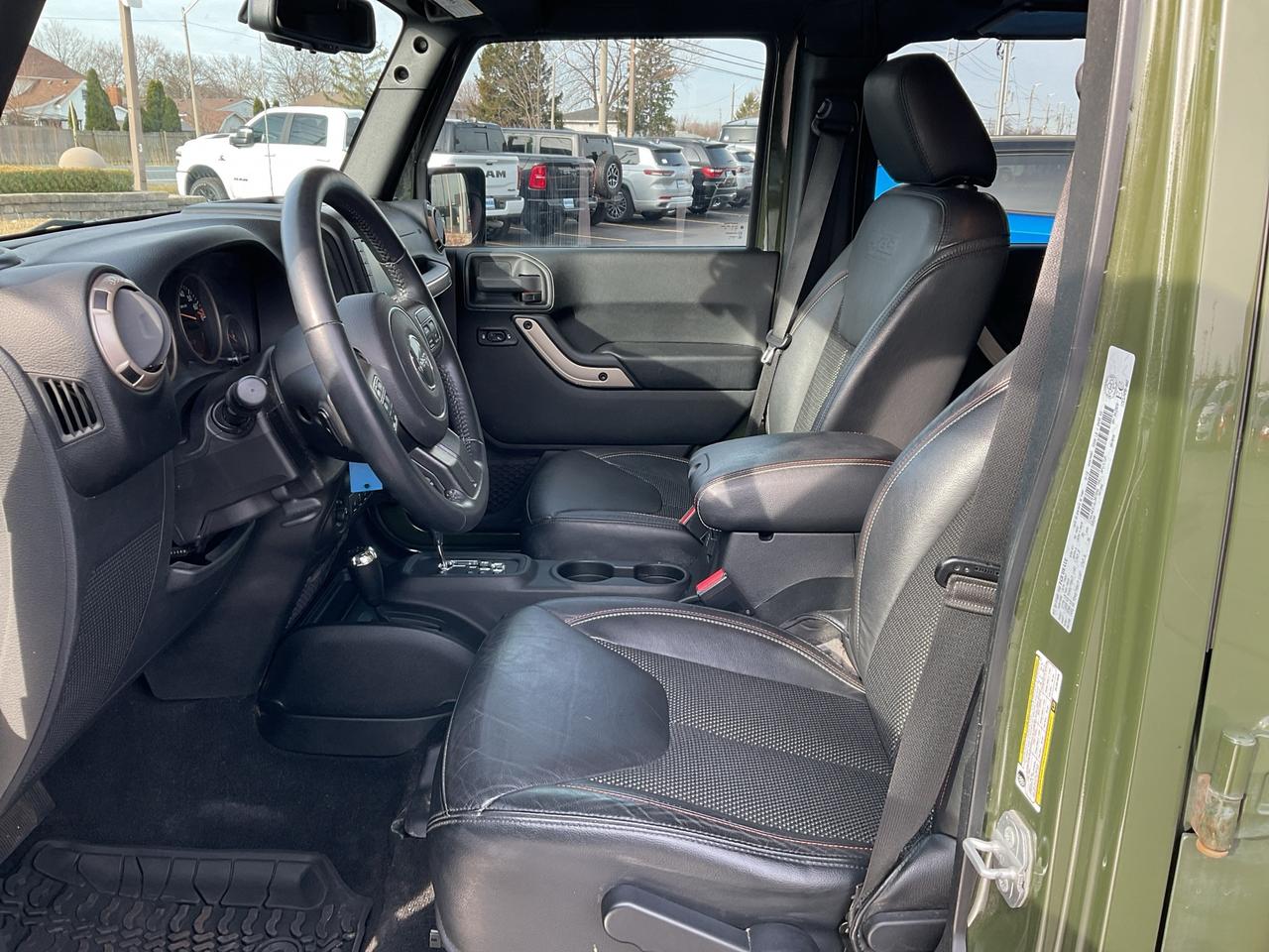 2016 Jeep Wrangler V6 / NAV / TRAILER TOW GROUP/ RMT START Photo