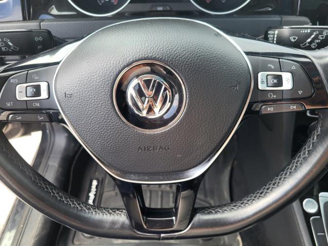 2018 Volkswagen Golf Highline Photo