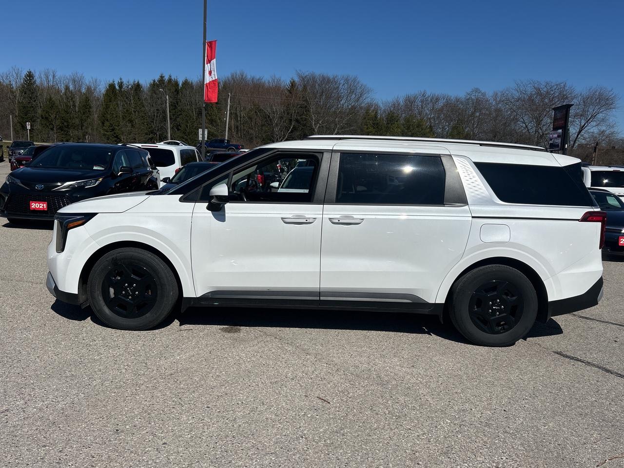 2025 Kia Carnival LX, REMOTE START, CLEAN CARFAX, 8 PASSENGER! - Photo #9