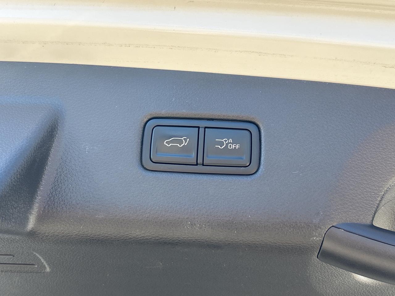 2025 Kia Carnival LX, REMOTE START, CLEAN CARFAX, 8 PASSENGER! - Photo #12