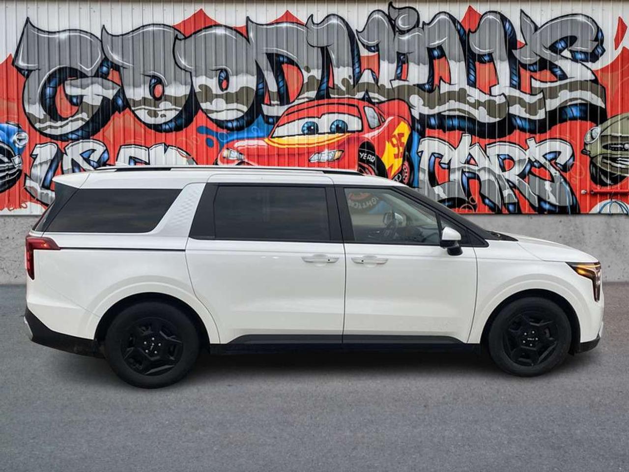 8 PASSENGER, POWER DOORS, HEATED SEATS, BACK UP CAMERA, BACK UP SENSOR, REMOTE START, APPLE/ ANDROID CARPLAY, HEATED STEERING WHEEL & BLIND SPOT MONITORS! APPLY ONLINE FOR PREAPPROVAL ON FINANCING TODAY Low bank financing rates! Good or bad credit welcome. Let us help restore your credit history. In house financing available as well at reasonable rates! Easy online credit application 24/7 on our website. We have over 250 quality pre-owned vehicles in stock at all times with fresh units arriving daily! Click our banner to view our entire inventory. Buy with confidence when you shop at Goodwills . We are a family owned business serving the community and many other cities such as Kitchener, London, St. Thomas, Tillsonburg, Cambridge, Guelph, Mississauga, Hamilton, Brantford, Oakville, Ingersoll and Woodstock. Vehicle history reports are always available and we are a full disclosure dealer. We service what we sell in our large six bay service shop. Our vehicles are certified and detailed. Of course trade-ins are always welcome. We thank you for your consideration at Goodwills, where you will find big city selection at small town pricing. All prices are plus HST and LICENSING