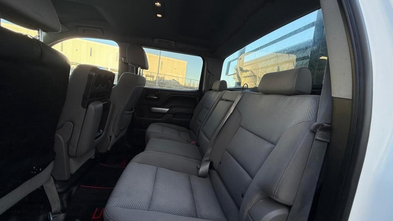 2015 GMC Sierra 1500 Base 4x2 Crew Cab 5.75 ft. box 143.5 in. WB Automatic Photo