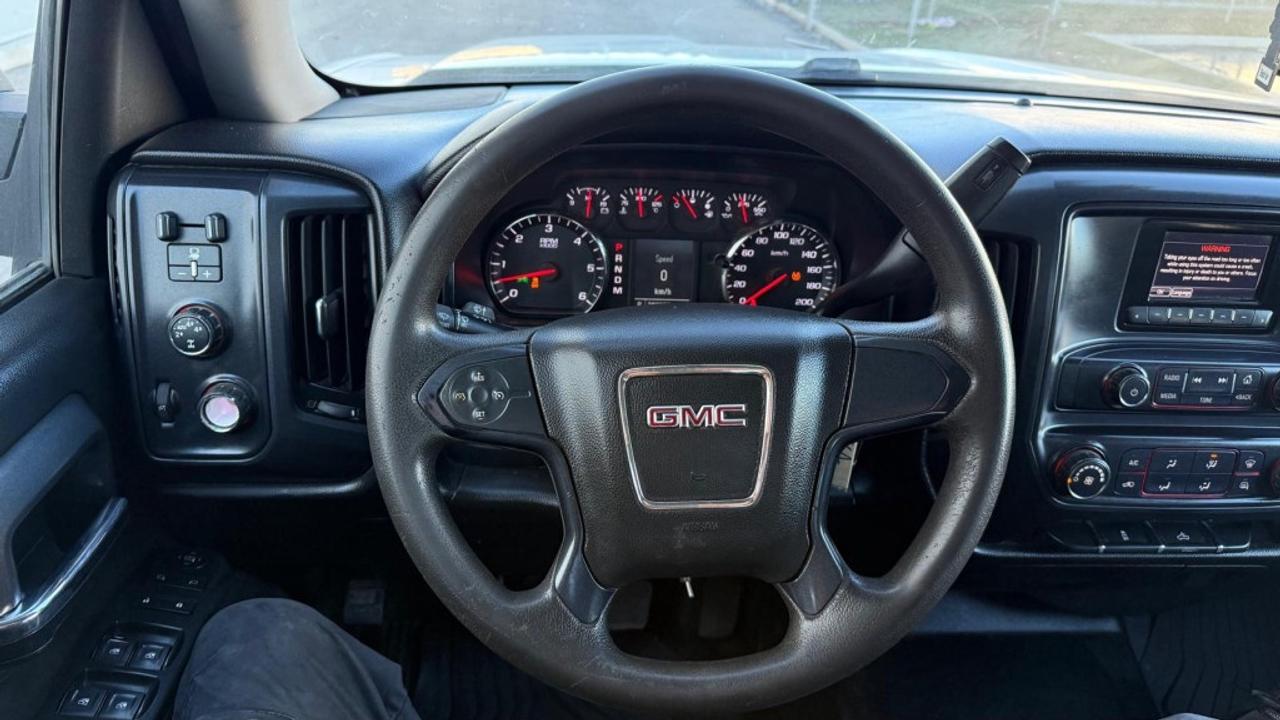 2015 GMC Sierra 1500 Base 4x2 Crew Cab 5.75 ft. box 143.5 in. WB Automatic Photo