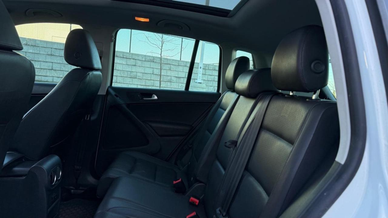 2014 Volkswagen Tiguan Auto, FWD, 2.0L 4cyl, Gas Photo