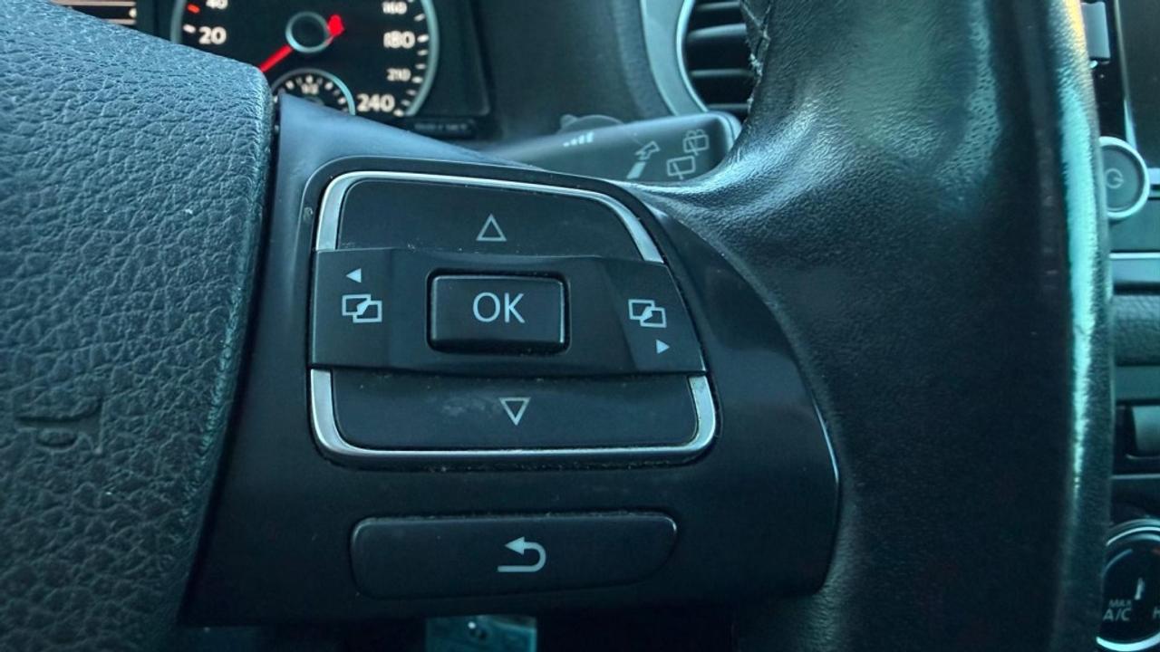 2014 Volkswagen Tiguan Auto, FWD, 2.0L 4cyl, Gas Photo