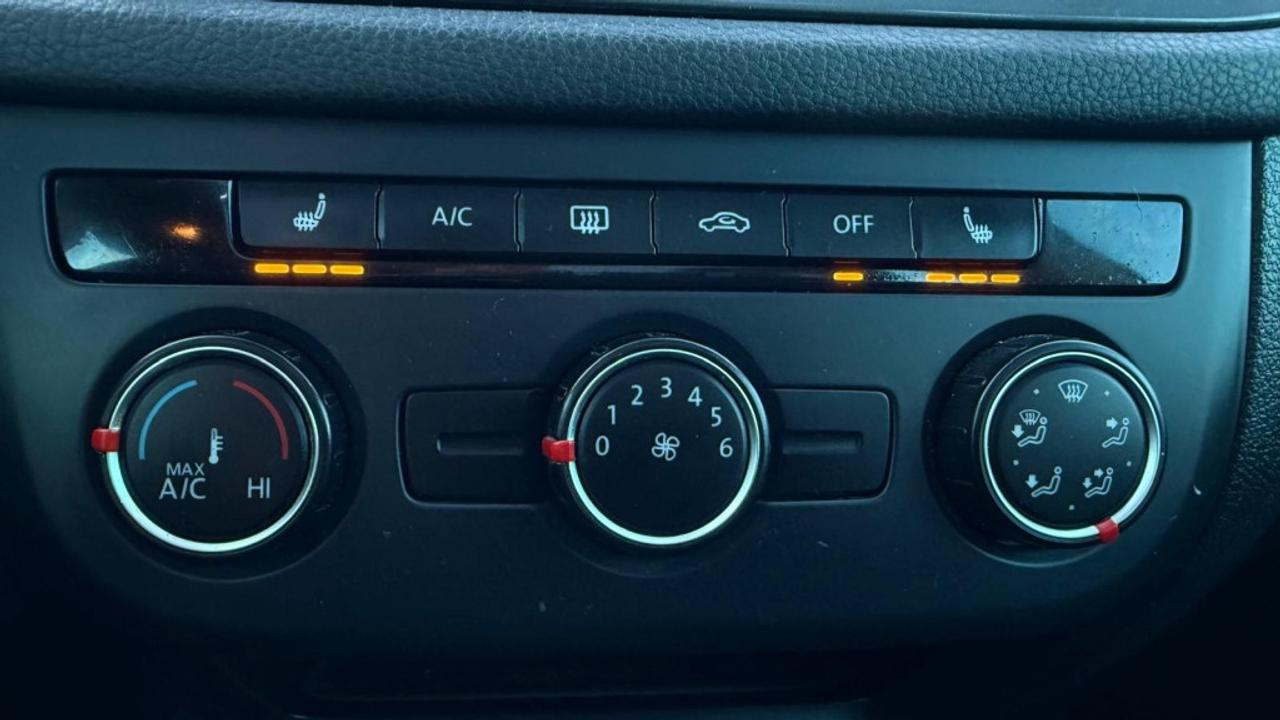 2014 Volkswagen Tiguan Auto, FWD, 2.0L 4cyl, Gas Photo