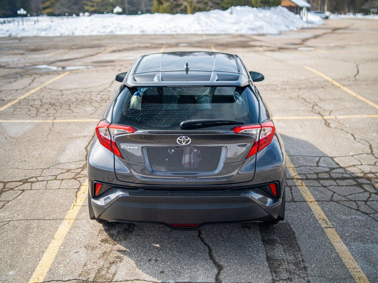 2018 Toyota C-HR XLE Premium Photo