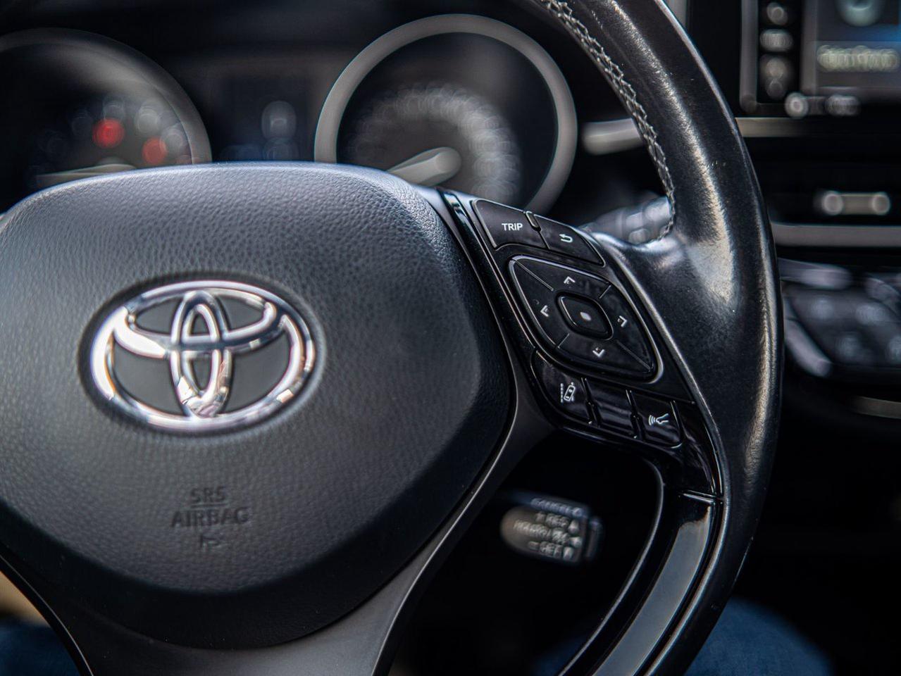 2018 Toyota C-HR XLE Premium Photo