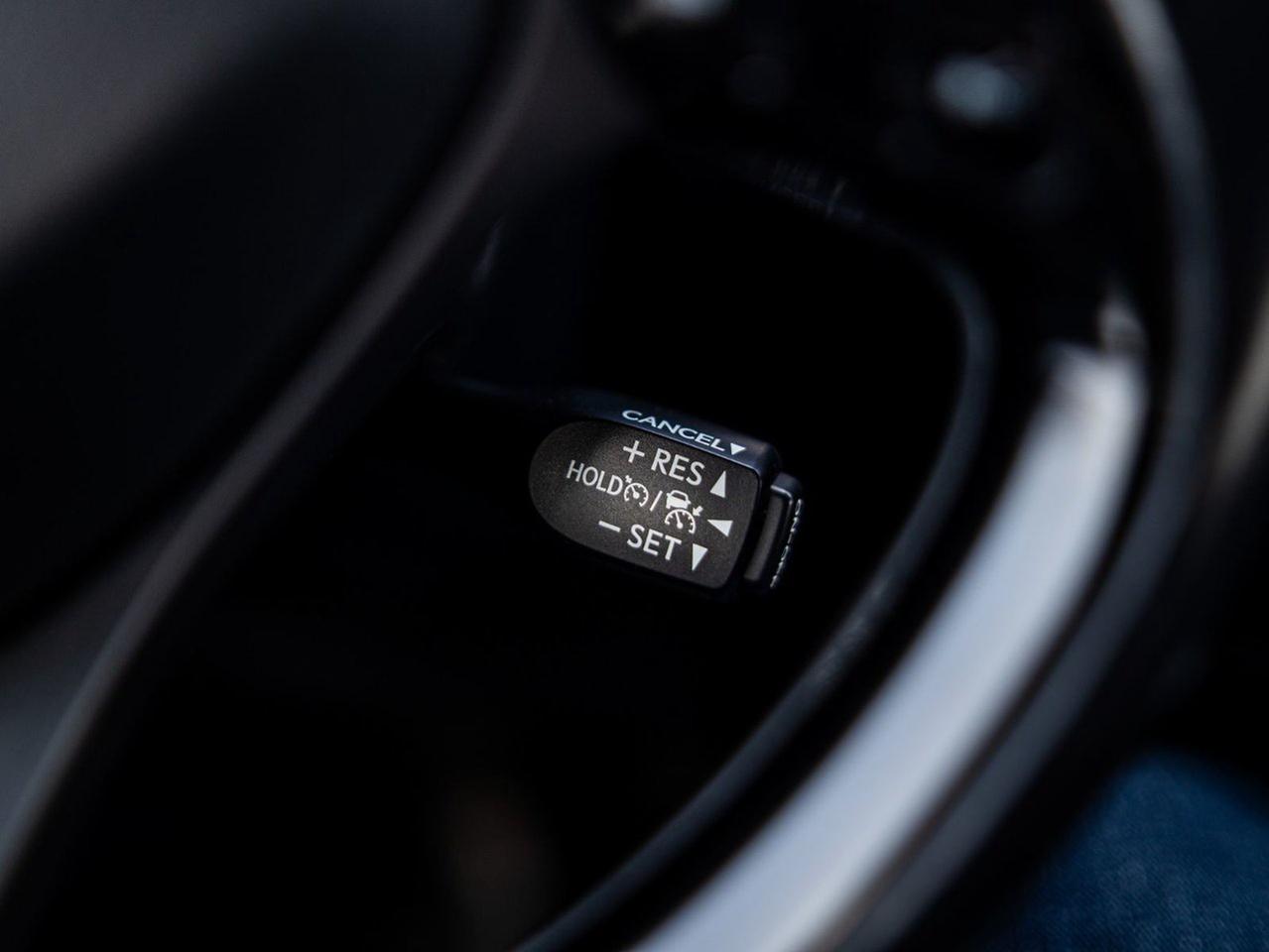 2018 Toyota C-HR XLE Premium Photo