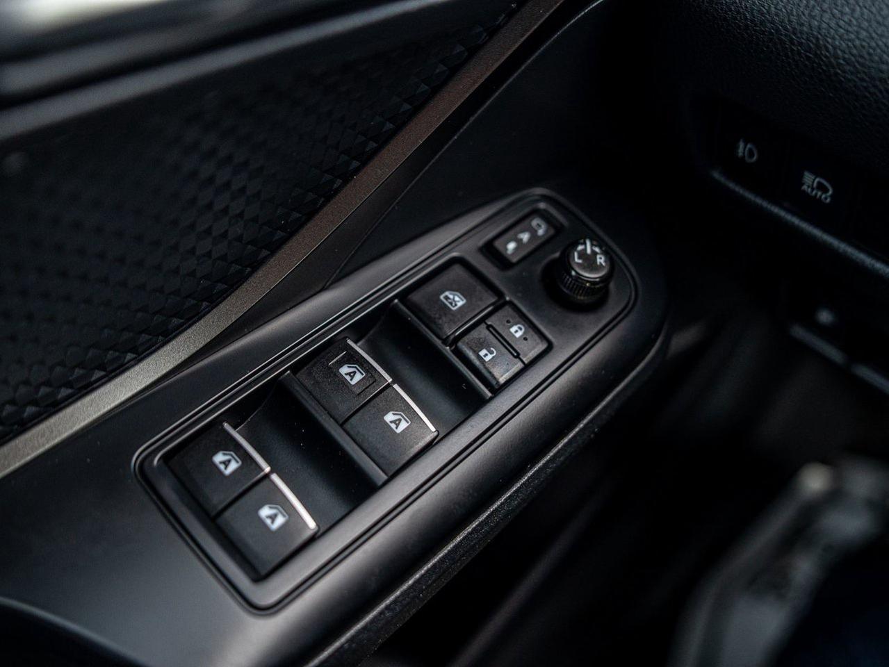 2018 Toyota C-HR XLE Premium Photo