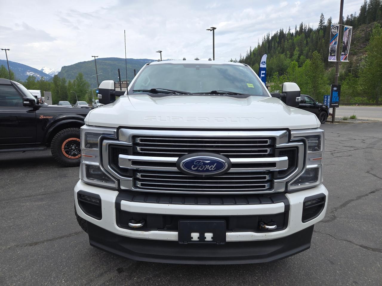 2022 Ford F-350 Super Duty SRW Limited Photo3