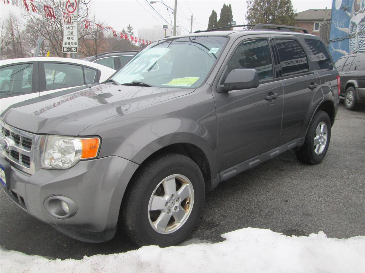2011 Ford Escape XLT FWD Photo2
