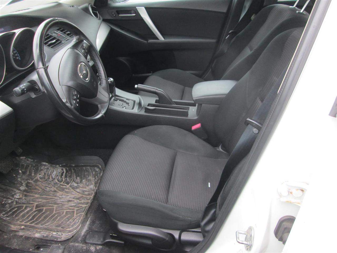 2012 Mazda MAZDA3 i Touring 4-door Photo