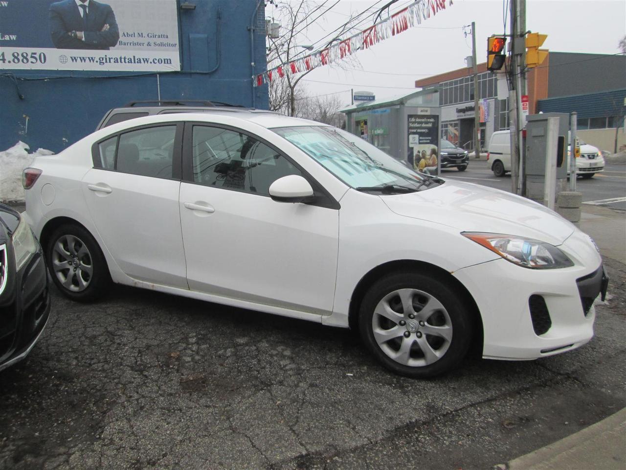 2012 Mazda MAZDA3 i Touring 4-door Photo