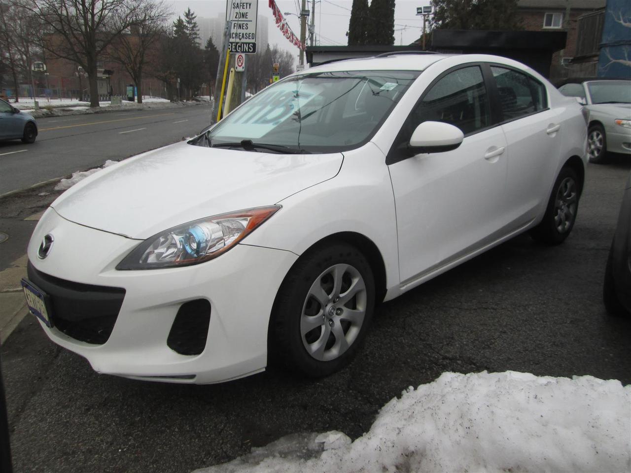 2012 Mazda MAZDA3 i Touring 4-door Photo