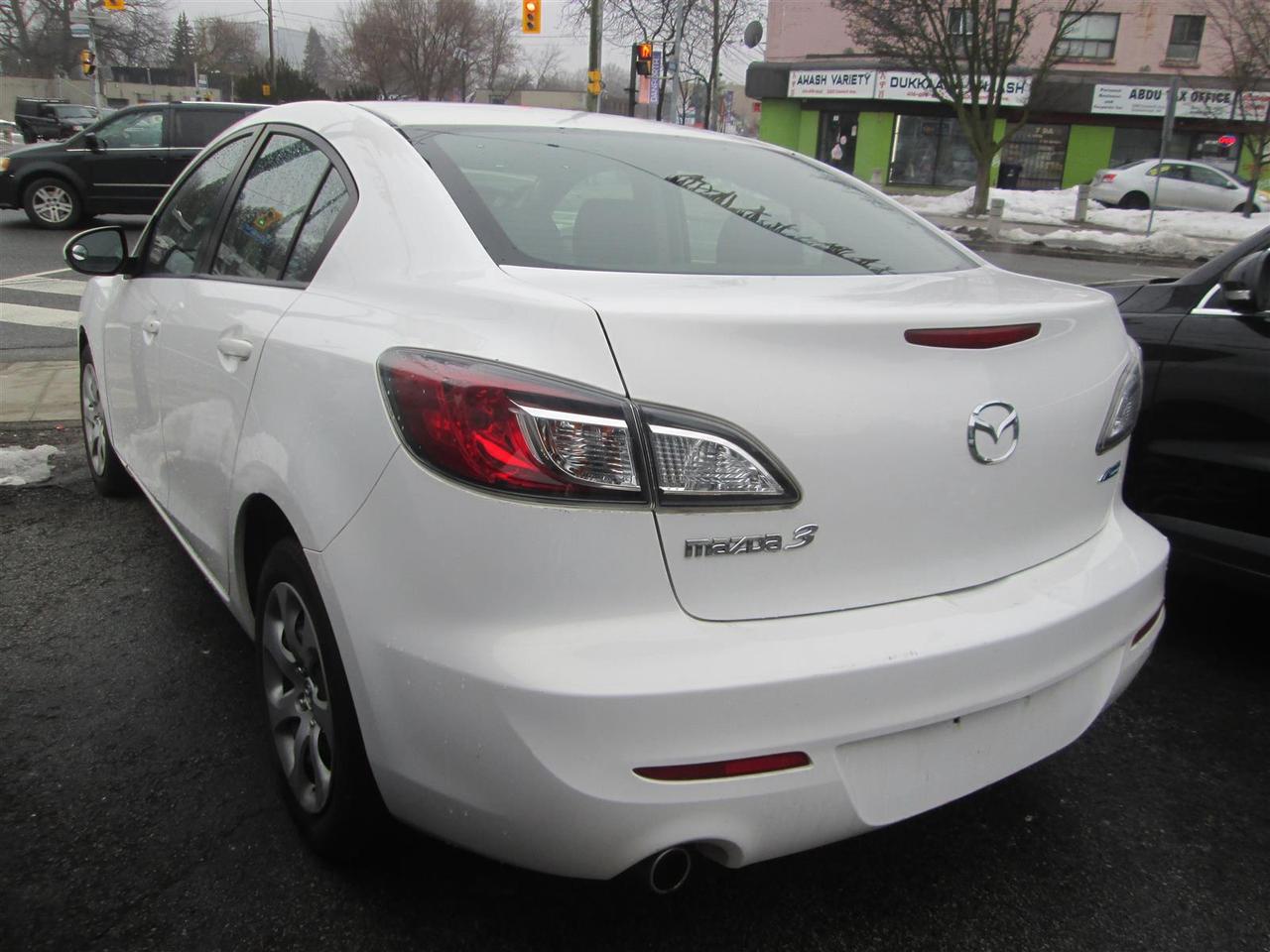 2012 Mazda MAZDA3 i Touring 4-door Photo