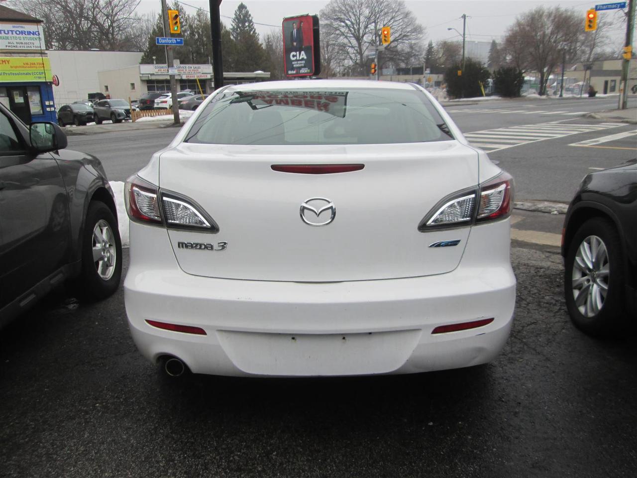 2012 Mazda MAZDA3 i Touring 4-door Photo