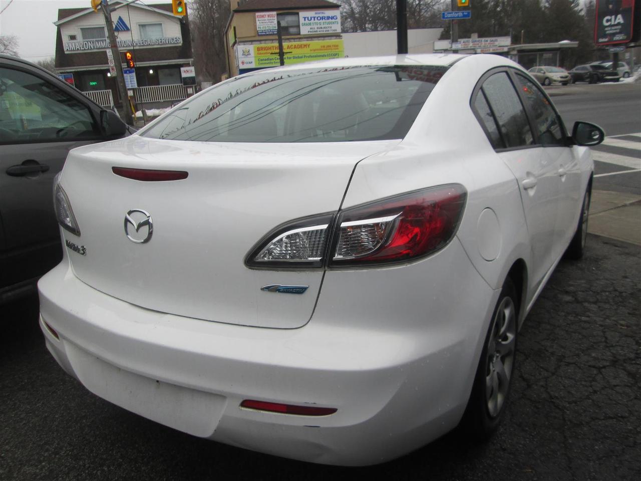 2012 Mazda MAZDA3 i Touring 4-door Photo