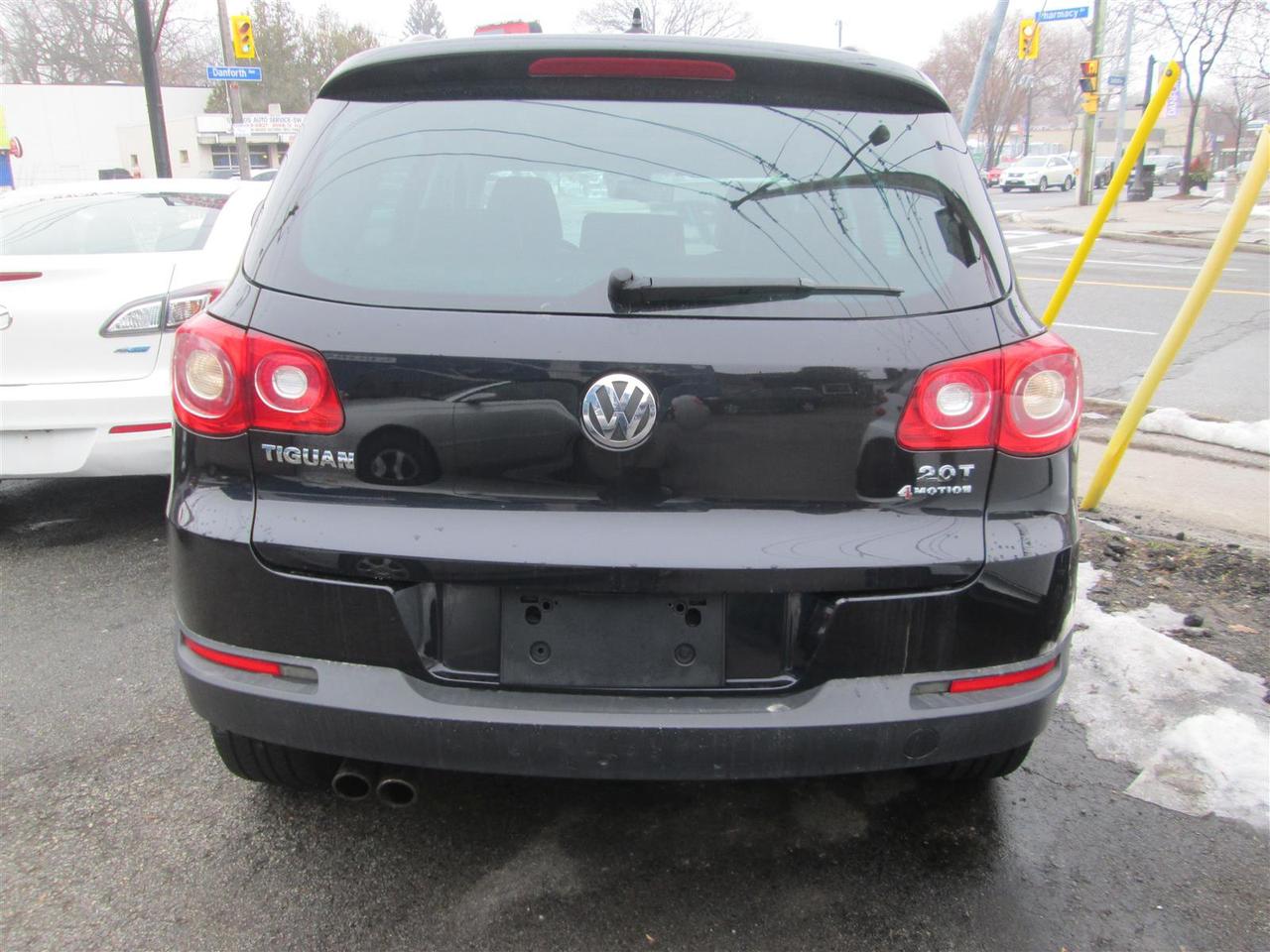 2010 Volkswagen Tiguan S 4Motion Photo